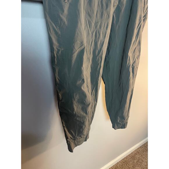 Athleta Trekkie North Jogger Green Mountain Olive Athletic Pants Women's SZ 24W - Picture 7 of 14